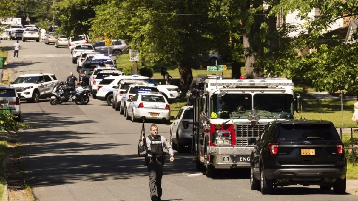 West Charlotte Neighborhood Locked Down Amid Police Investigation