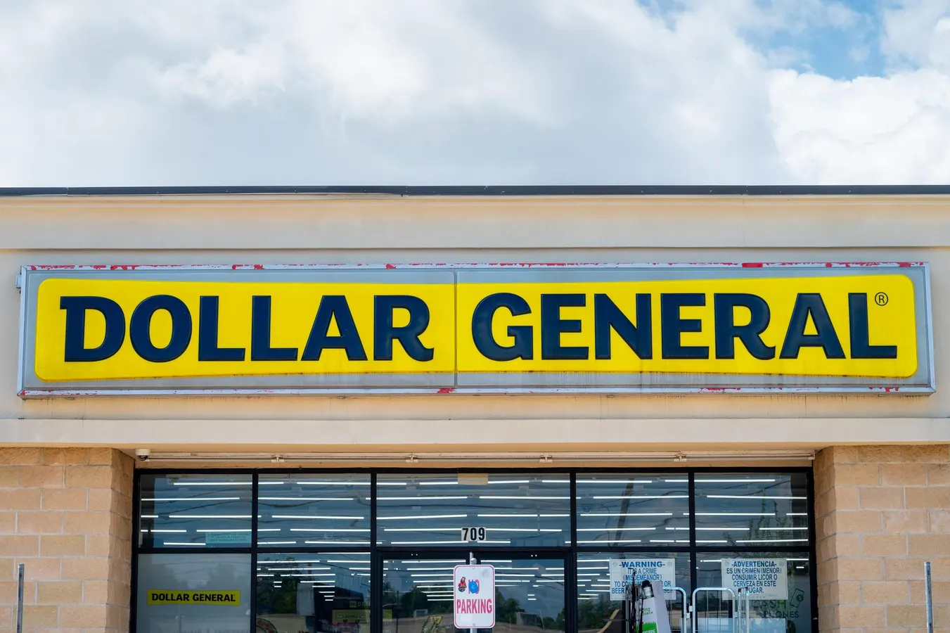 Dollar General Restructures: 60 Corporate Layoffs Amid Financial Pressures